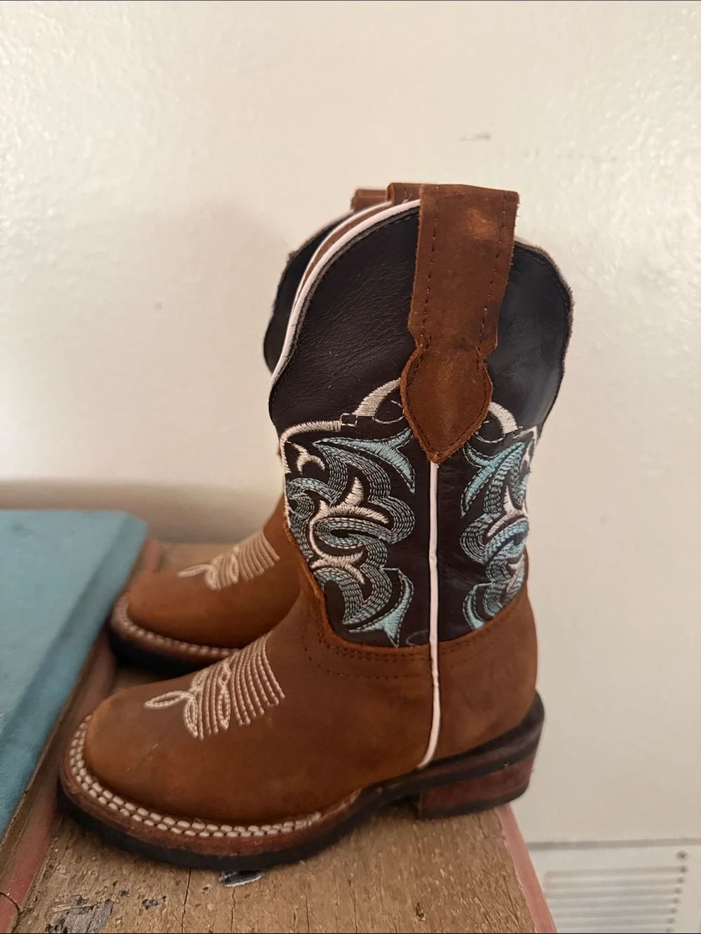 N/A cowboy boots